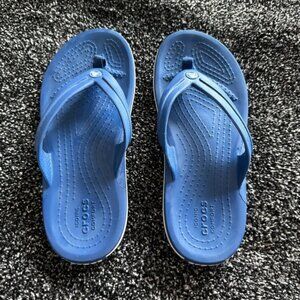 Croc Iconic Comfort Flip Flops Size J 2 Youth Boys Girls Blue Rubber Thongs B22